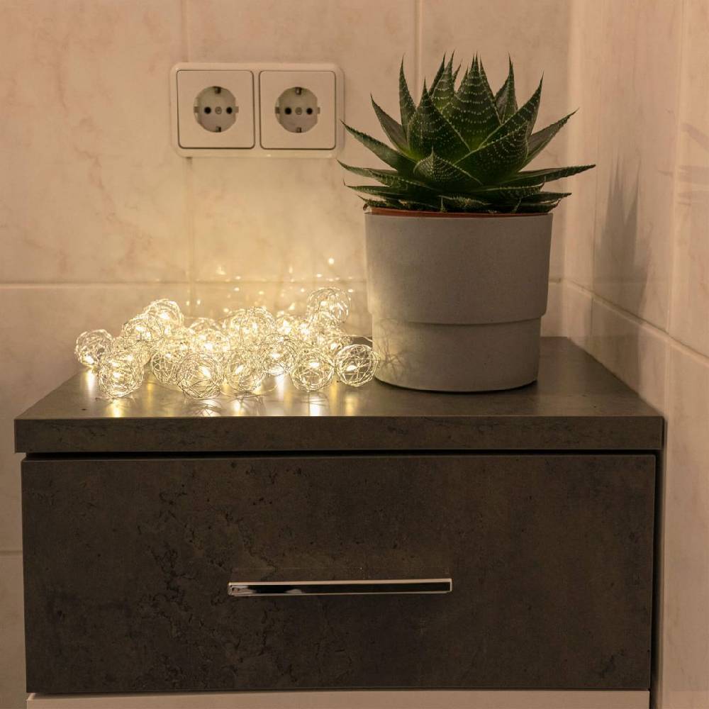 Kaeppel LED Lichterkette Drahtkugeln Silber 20-teilig Großer Ausverkauf