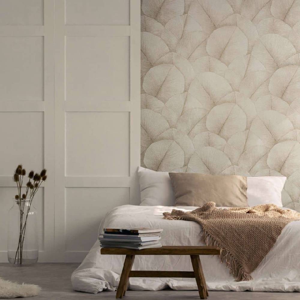 Kaeppel Vliestapete mit großem Blattmotiv beige Floral