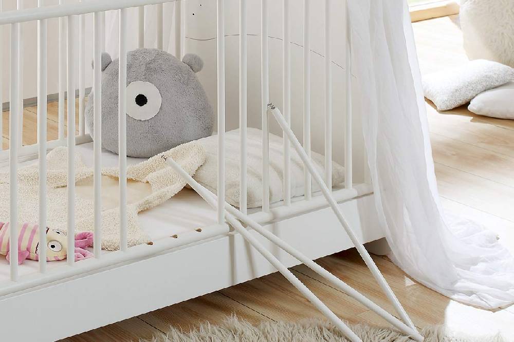 Hülsta Babybett 70×140 cm schneeweiß Räumungsverkauf