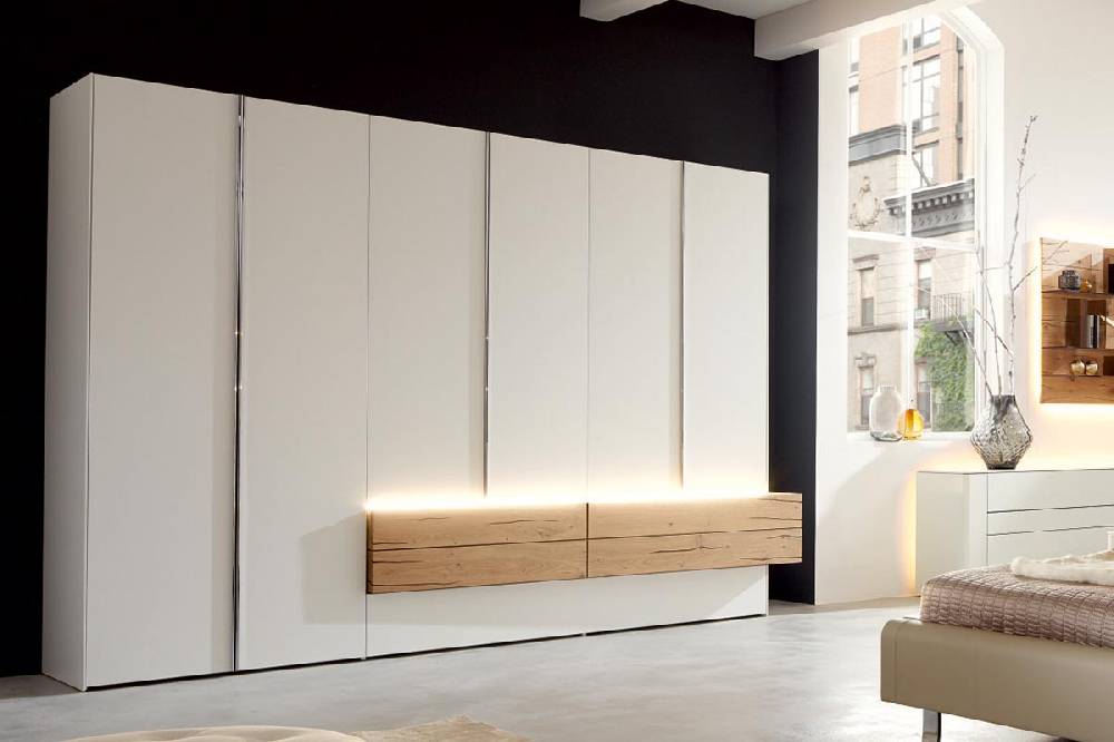 Hülsta GENTIS – Kleiderschrank Clearance-Verkauf