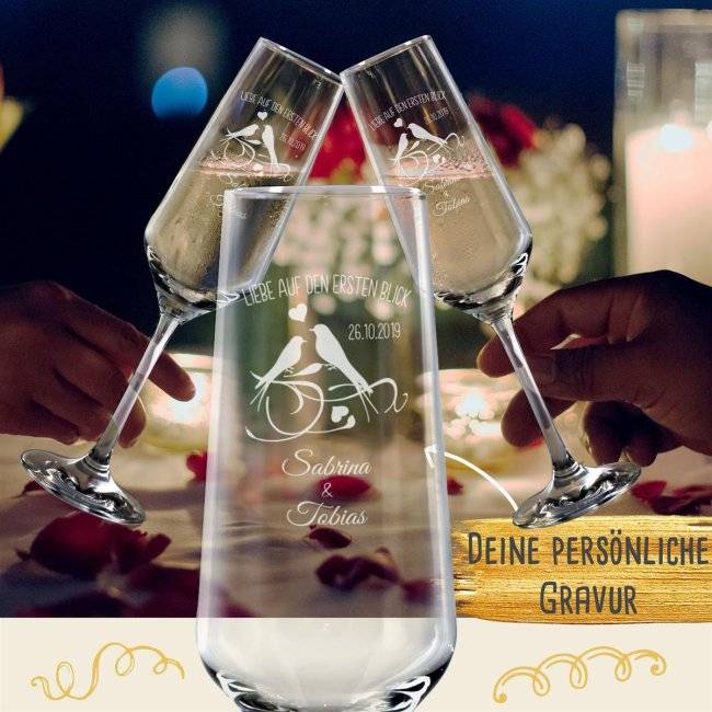Tassendruck Sektglas - Liebe auf den ersten Blick - mit Namen und Datum Weihnachtsangebot
