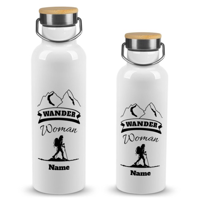 Tassendruck Trinkflasche mit Bambusdeckel - Wander Woman - mit Name - Weiß Nur noch ein Tag übrig